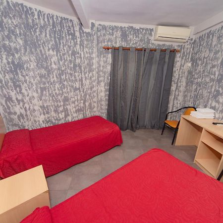 Hostal Virginia Favareta Exteriér fotografie