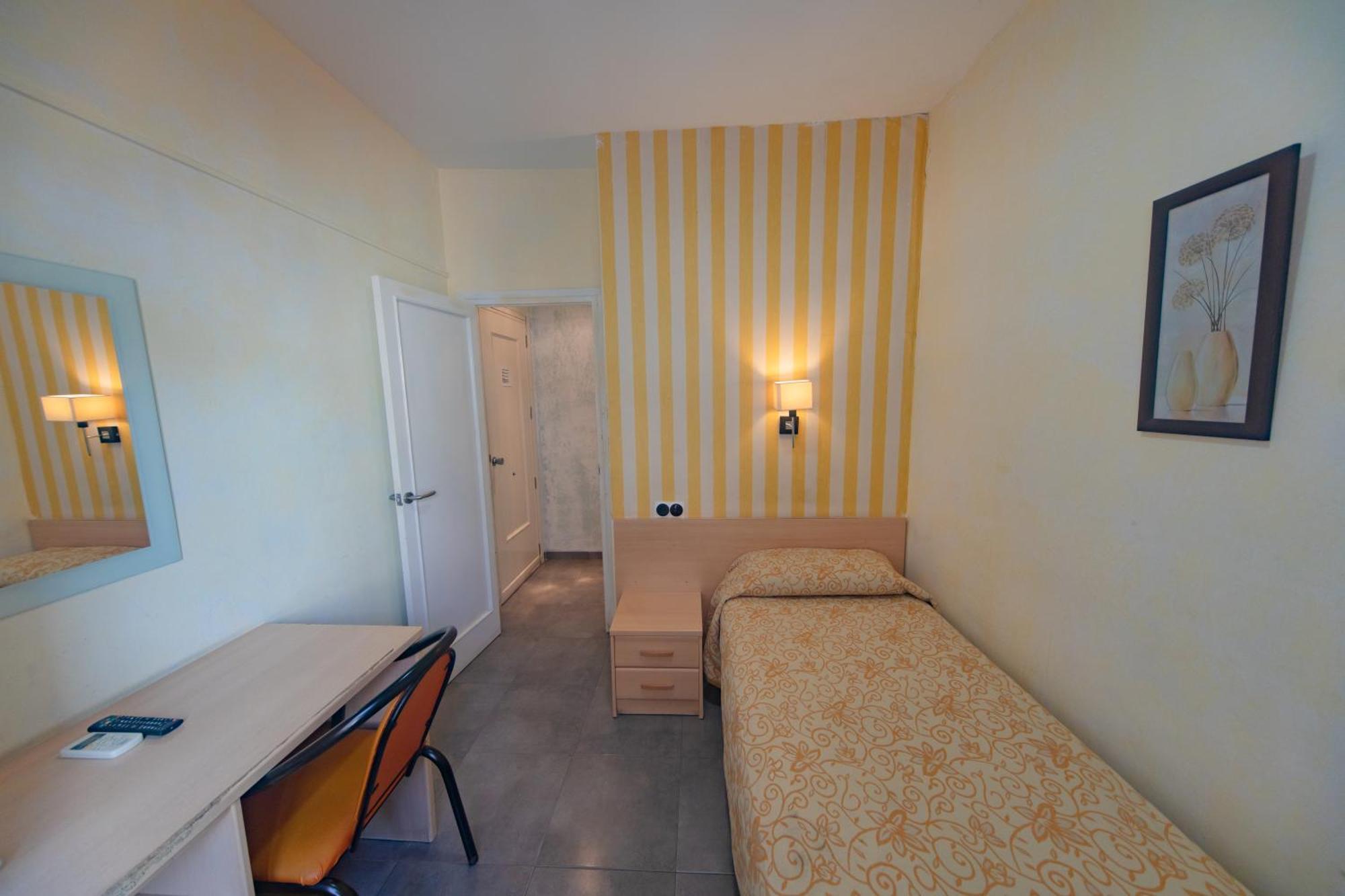 Hostal Virginia Favareta Exteriér fotografie