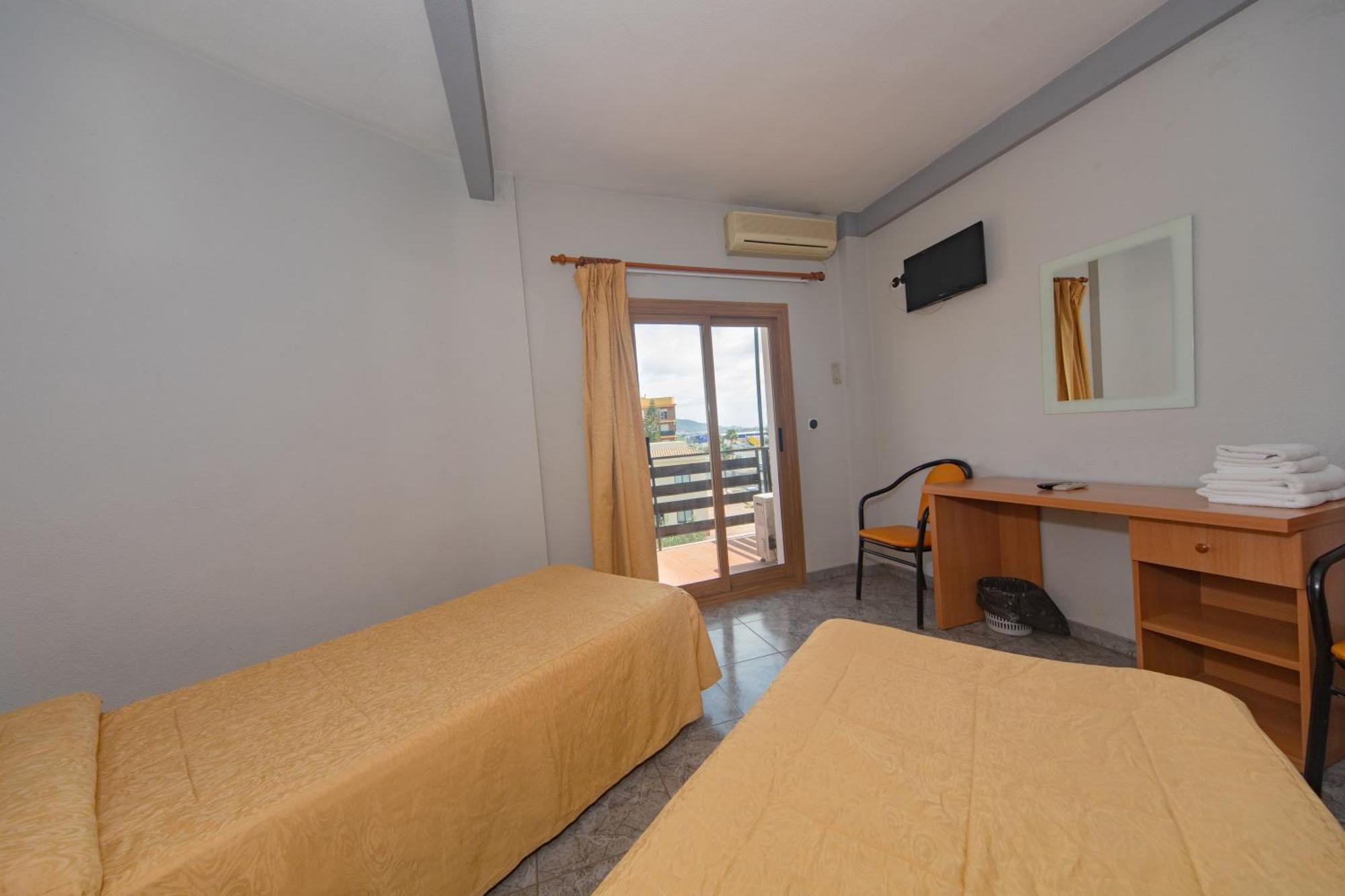 Hostal Virginia Favareta Exteriér fotografie