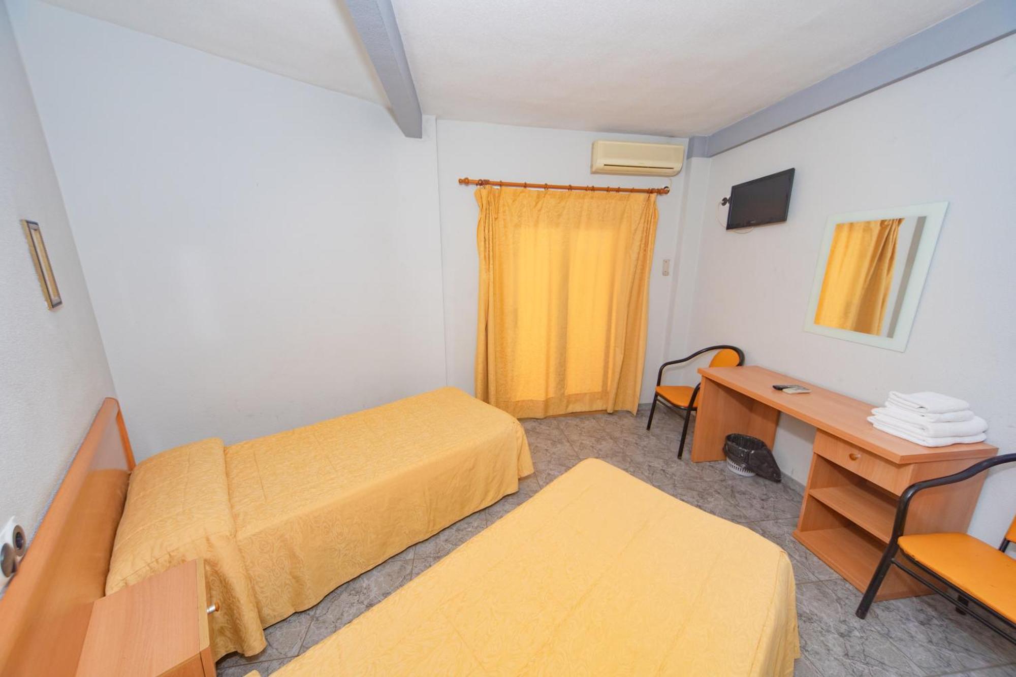 Hostal Virginia Favareta Exteriér fotografie